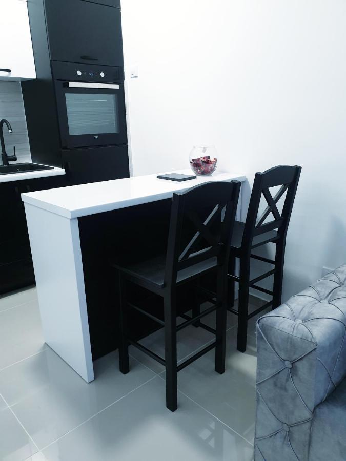 Lux Apartment - Central Place Bar Luaran gambar
